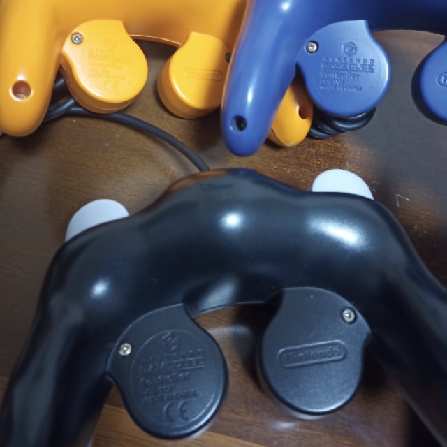 ゲームキューブコントローラー 前期 中期 後期 スティック新品に交換済み! 3個