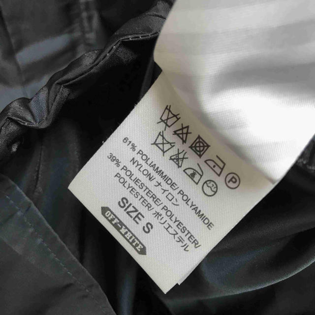 OFF-WHITE(オフホワイト)の正規 OFF-WHITE オフホワイト ナイロンコート メンズのジャケット/アウター(ナイロンジャケット)の商品写真