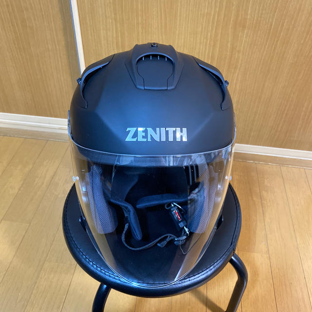 ZENITH(ゼニス)のZENITH YJ-17 ラバートーンブラック S 中古品 美品 自動車/バイクのバイク(ヘルメット/シールド)の商品写真