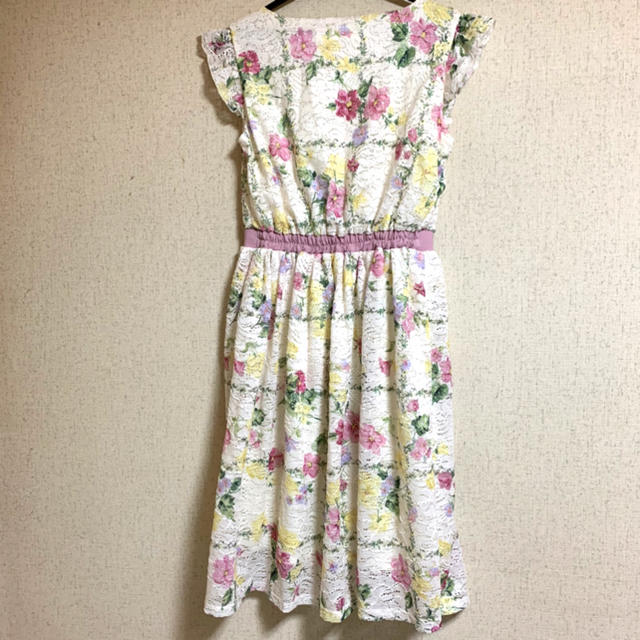 tocco(トッコ)の【週末限定セール】tocco closet 花柄ワンピース レディースのワンピース(ひざ丈ワンピース)の商品写真