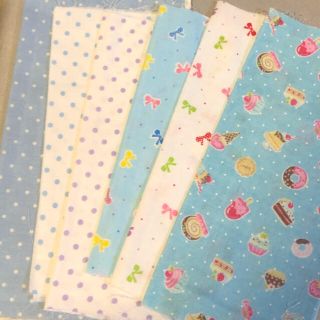 ペコ♡様専用　小さいはぎれ　水色セット①(生地/糸)