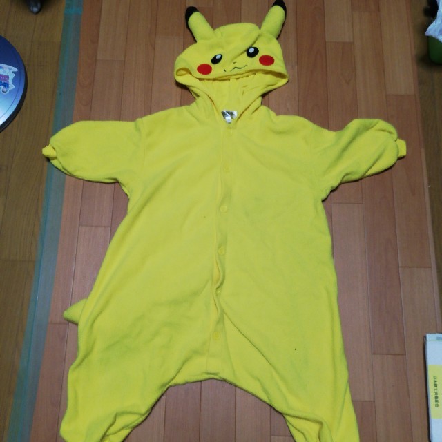 ポケモン、ピカチュウパジャマ　110センチ キッズ/ベビー/マタニティのキッズ服男の子用(90cm~)(パジャマ)の商品写真