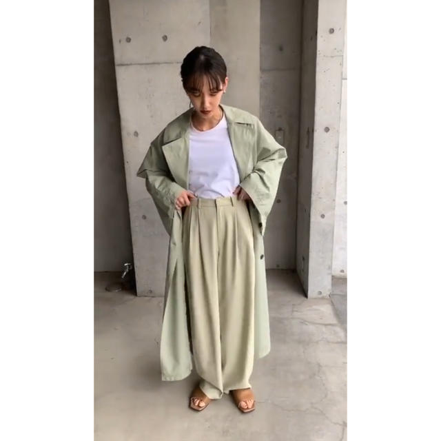 STUDIOUS(ステュディオス)のBACK FRILL SLEEVE TRENCH COAT CLANE トレンチ レディースのジャケット/アウター(トレンチコート)の商品写真