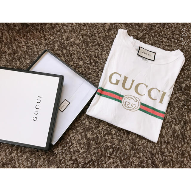 Gucci(グッチ)の人気商品　gucci グッチ　Tシャツ　半袖 レディースのトップス(Tシャツ(半袖/袖なし))の商品写真