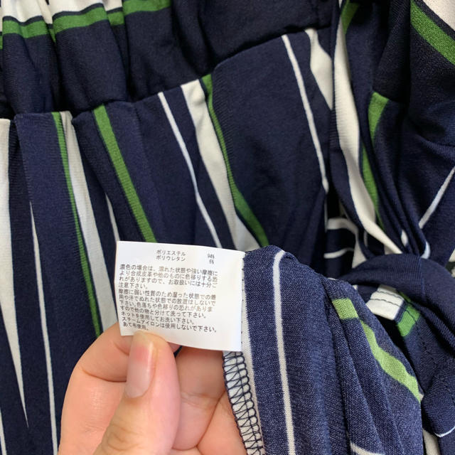 しまむら(シマムラ)のグリーン×ネイビー　ストライプ七分丈パンツ　3L♡ガウチョパンツ　ワイドパンツ レディースのパンツ(カジュアルパンツ)の商品写真