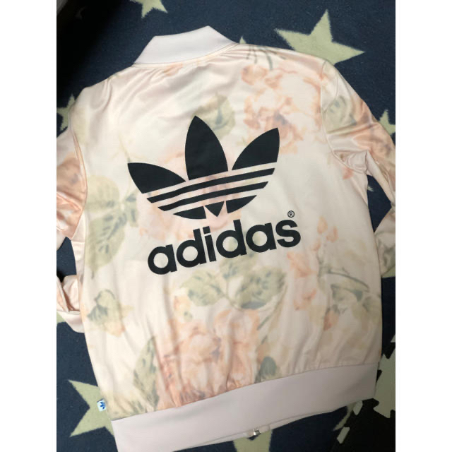 adidas(アディダス)のアディダス ジャージ ボタニカル柄 ピンク レディースのトップス(その他)の商品写真