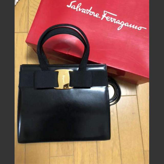 フェラガモの2wayバッグ awj.co.id