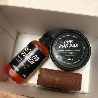 ラッシュ(LUSH)のLUSH シャワースクラブ　シャワージェル　石鹸(ボディスクラブ)