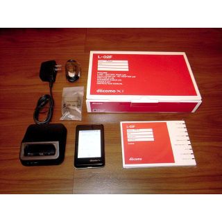 エヌティティドコモ(NTTdocomo)のドコモ　WiFiルーター　L-02F(PC周辺機器)