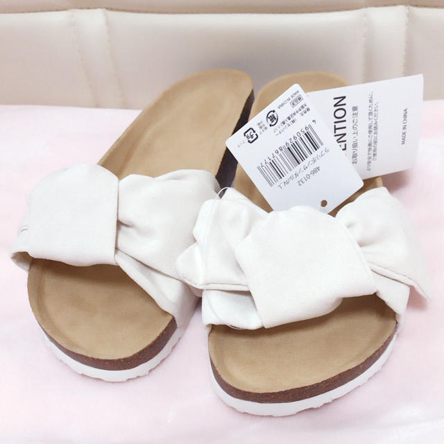 新品タグ付き♡ラフリボンサンダル♡ホワイト  Lサイズ レディースの靴/シューズ(サンダル)の商品写真