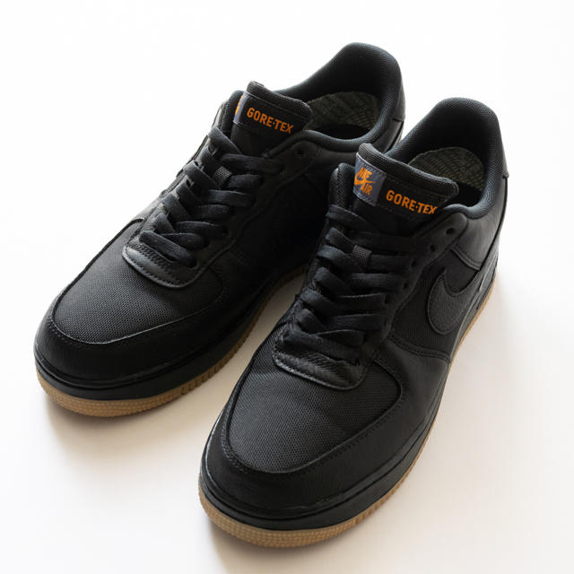 NIKE(ナイキ)のNIKE AIR FORCE 1 GORE-TEX LOW メンズの靴/シューズ(スニーカー)の商品写真