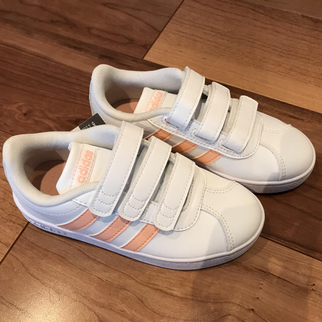 adidas(アディダス)のまいまい様専用 キッズ/ベビー/マタニティのキッズ靴/シューズ(15cm~)(スニーカー)の商品写真