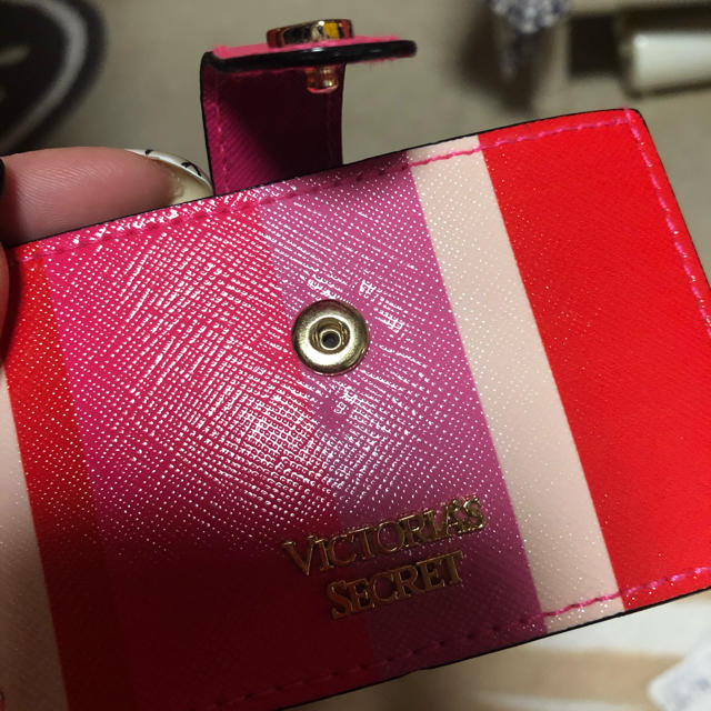 Victoria's Secret(ヴィクトリアズシークレット)のヴィクトリアシークレット カードケース レディースのファッション小物(名刺入れ/定期入れ)の商品写真