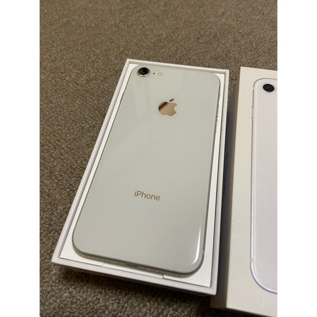 iPhone - iPhone 8 Silver 256 GB auの通販 by angel59's shop｜アイフォーンならラクマ 人気絶頂