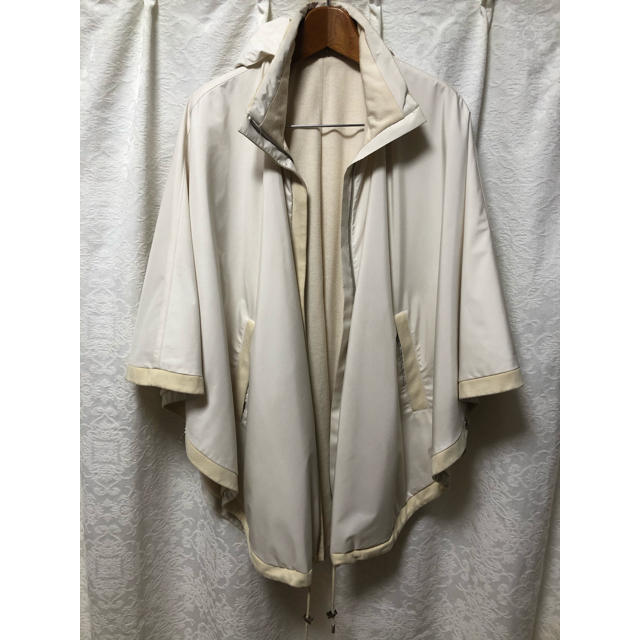 LORO PIANA(ロロピアーナ)のロロ ピアーナLoro Piana コート　ポンチョ レディースのジャケット/アウター(ポンチョ)の商品写真