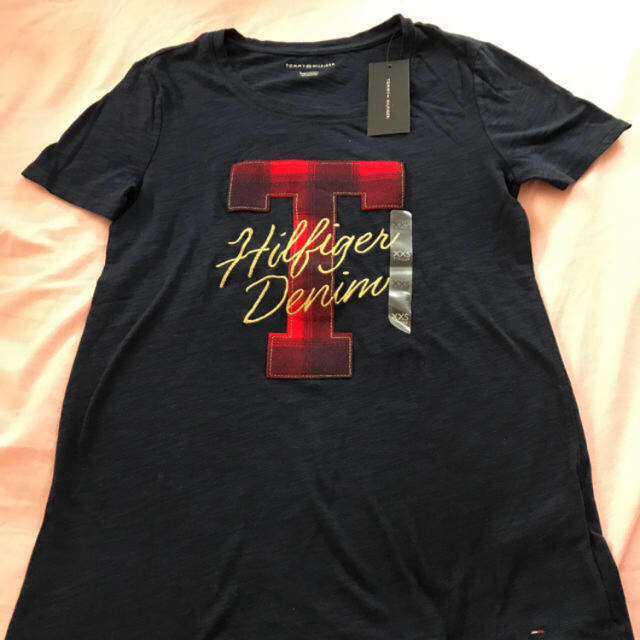 TOMMY HILFIGER(トミーヒルフィガー)のTOMMY☆アプリケＴ レディースのトップス(Tシャツ(半袖/袖なし))の商品写真