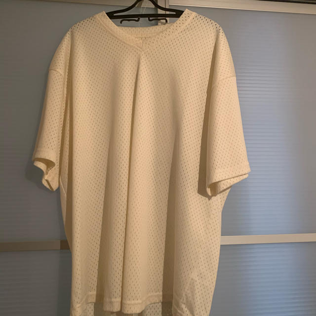 FEAR OF GOD(フィアオブゴッド)の【中古】Essentials  クリーム色　Tメッシュ メンズのトップス(Tシャツ/カットソー(半袖/袖なし))の商品写真