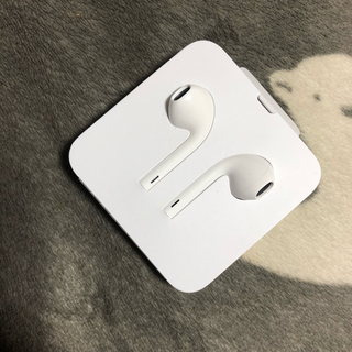 アップル(Apple)のiPhone 純正　イヤホン　EarPods(ヘッドフォン/イヤフォン)