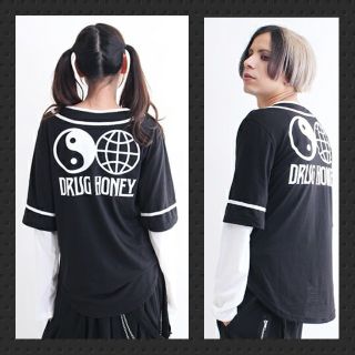 ファンキーフルーツ(FUNKY FRUIT)の【DrugHoney】バックロゴプリントベースボールシャツ／黒(Tシャツ/カットソー(半袖/袖なし))