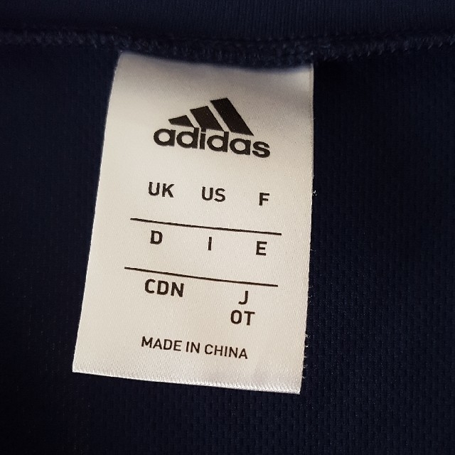 adidas(アディダス)のアディダス　紺　スポーツ用　Tシャツ　レディース スポーツ/アウトドアのランニング(ウェア)の商品写真