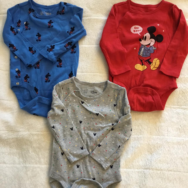 babyGAP(ベビーギャップ)のbaby gap ディズニー ミッキーロンパース ♡6~12ヶ月(70cm) キッズ/ベビー/マタニティのベビー服(~85cm)(ロンパース)の商品写真