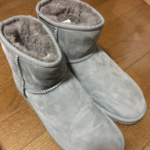 UGG(アグ)の年子姉妹のまま様専用 レディースの靴/シューズ(ブーツ)の商品写真