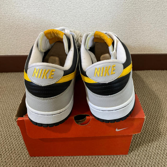 NIKE(ナイキ)のNIKE DUNK LOW  灰黄黒  27.5cm メンズの靴/シューズ(スニーカー)の商品写真