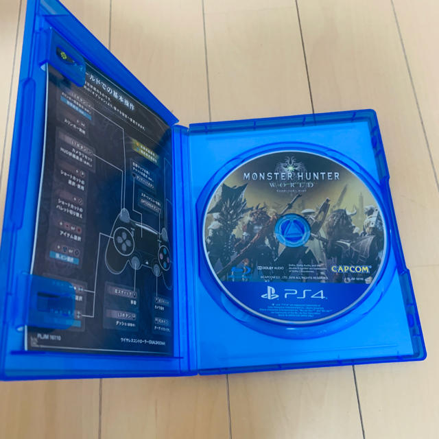 PlayStation4(プレイステーション4)のモンスターハンターワールド　PS4 再値下げ！ エンタメ/ホビーのゲームソフト/ゲーム機本体(家庭用ゲームソフト)の商品写真