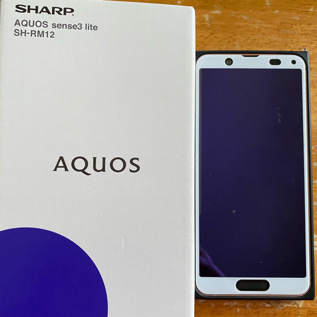 AQUOS sense3 lite