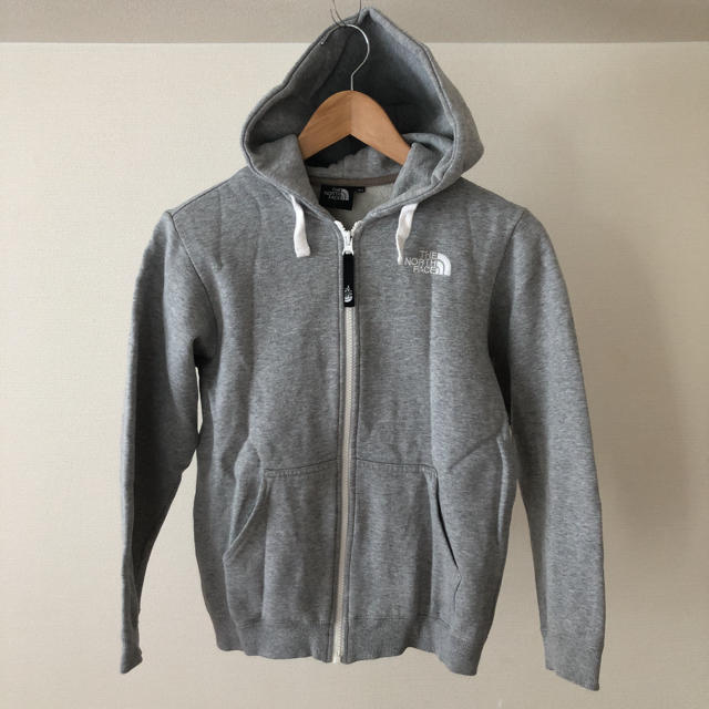 THE NORTH FACE(ザノースフェイス)のノースフェイス　フードロゴパーカー キッズ/ベビー/マタニティのキッズ服男の子用(90cm~)(ジャケット/上着)の商品写真