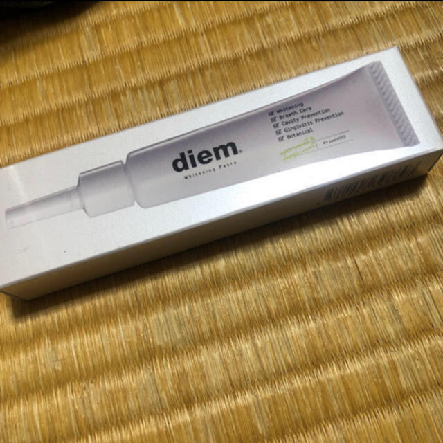 diem ホワイトニングぺースト コスメ/美容のオーラルケア(歯磨き粉)の商品写真