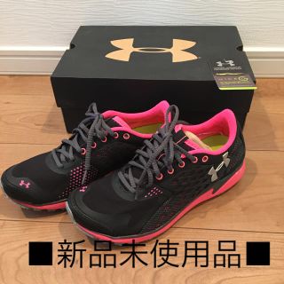 アンダーアーマー(UNDER ARMOUR)の新品未使用■アンダーアーマー マイクロG ランニングシューズ 24.5 黒ピンク(スニーカー)