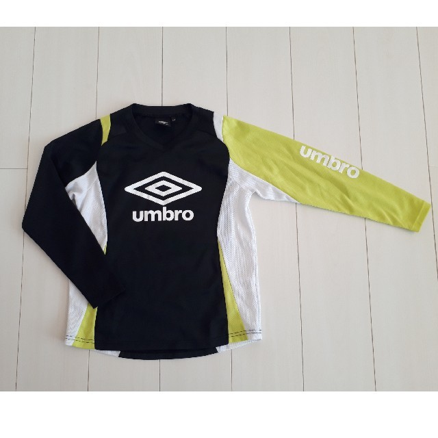 UMBRO(アンブロ)のUMBRO サッカーウェア 長袖 size140 スポーツ/アウトドアのサッカー/フットサル(ウェア)の商品写真