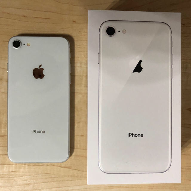 Apple iPhone8 64G シルバー　SIMフリー化済