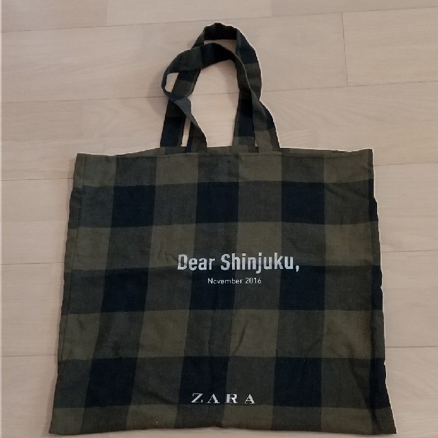 ZARA(ザラ)のZARA新宿店　リニューアルノベルティバッグ レディースのバッグ(エコバッグ)の商品写真