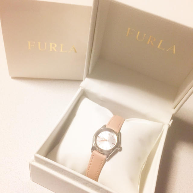 腕時計FURLA 原価10800円 腕時計 箱付き ピンクベージュ ギフトプレゼント