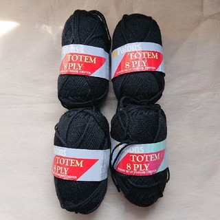 【お値下げ】Patons wool 100%　毛糸(黒)４玉セット(生地/糸)