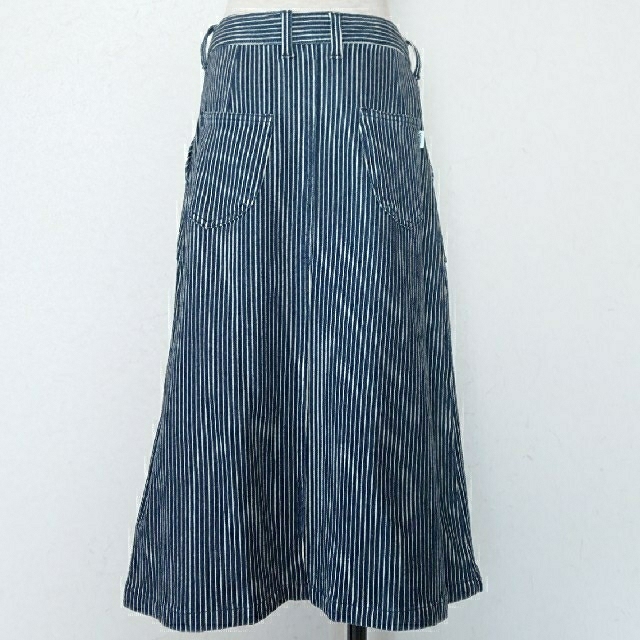 VANS(ヴァンズ)のVANS ﾋｯｺﾘｰｽﾄﾗｲﾌﾟ ｽｳｪｯﾄﾃﾞﾆﾑｽｶｰﾄ ｲﾝﾃﾞｨｺﾞ系 レディースのスカート(ひざ丈スカート)の商品写真
