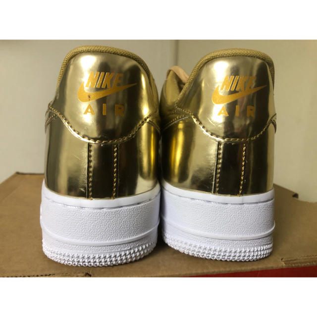 NIKE(ナイキ)のNIKE AIR FORCE 1 SP GOLD  CQ6566-700  メンズの靴/シューズ(スニーカー)の商品写真