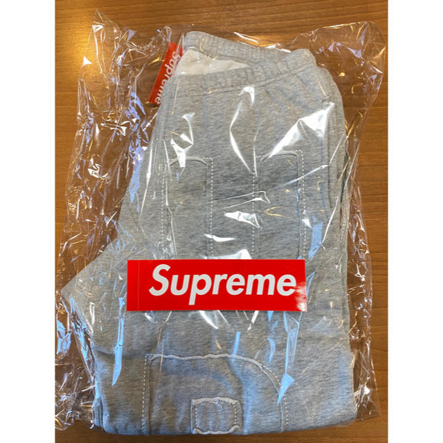 Supreme(シュプリーム)の20SS Supreme Cutout Letters Sweatpant メンズのパンツ(その他)の商品写真