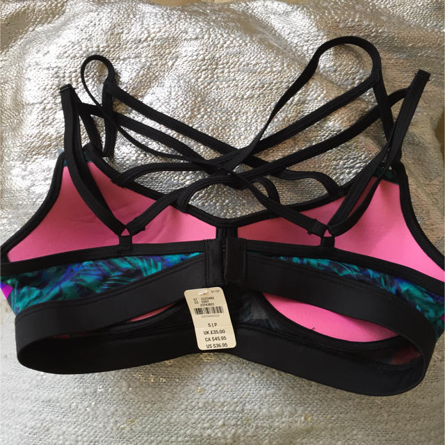 Victoria's Secret(ヴィクトリアズシークレット)の★VICTORIA'S  SECRET  PINK★ブラ♡ショーツセット★新品★ レディースの下着/アンダーウェア(ブラ&ショーツセット)の商品写真