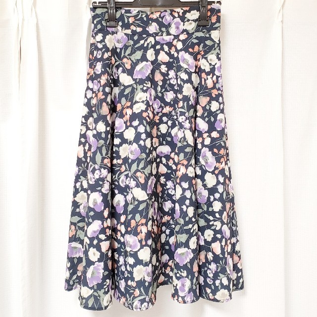 JILLSTUART(ジルスチュアート)のJILL STUART 花柄スカート レディースのスカート(ひざ丈スカート)の商品写真