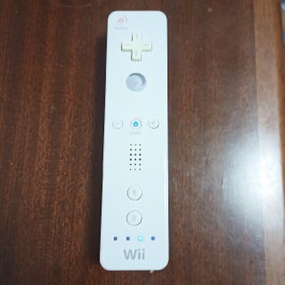 ウィー(Wii)のwiiリモコン ホワイト 1本 ストラップ付き(家庭用ゲーム機本体)