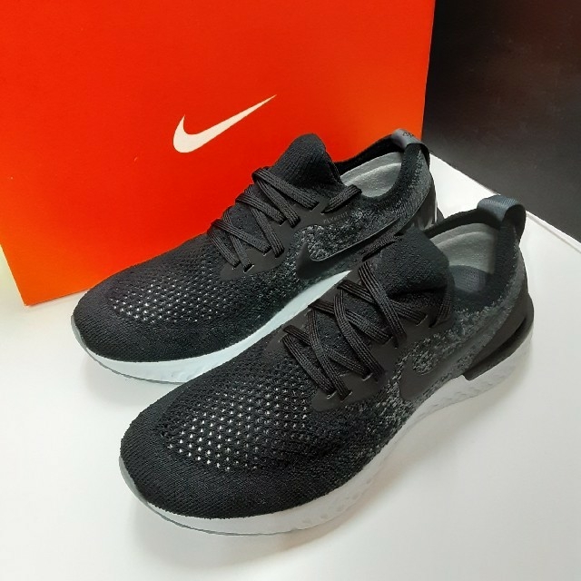 NIKE(ナイキ)の最値定価16500円!新品!ナイキ エピック リアクト スニーカー 23.5 レディースの靴/シューズ(スニーカー)の商品写真