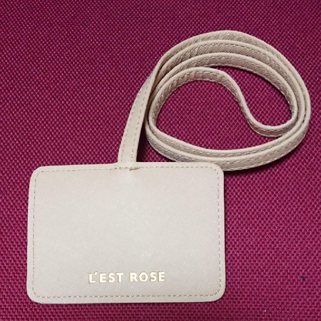 L'EST ROSE(レストローズ)の新品未使用 雑誌 付録 パスケース レディースのファッション小物(パスケース/IDカードホルダー)の商品写真