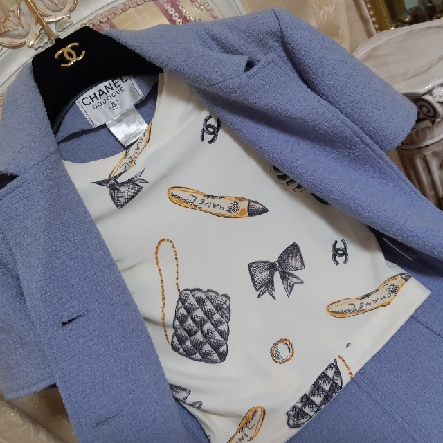シャネル CHANEL 胸元にロゴプレートの通販 by えりん's shop