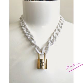 ルイヴィトン(LOUIS VUITTON)の【NO.323②/鍵無】LOUIS VUITTON  Padlock白チェーン(ネックレス)