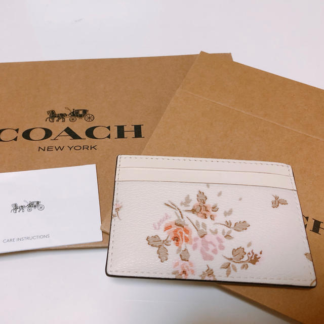 COACH(コーチ)の♡大人気♡COACH コーチ 花柄カードケース レディースのファッション小物(名刺入れ/定期入れ)の商品写真