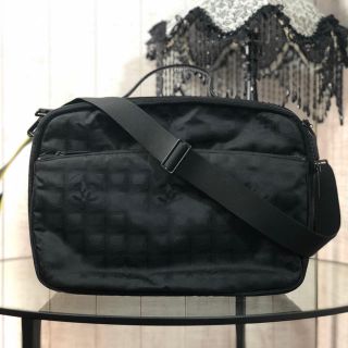 シャネル(CHANEL)のCHANEL ボストンバッグ　ニュートラベルライン　ブラック　シャネル(ボストンバッグ)