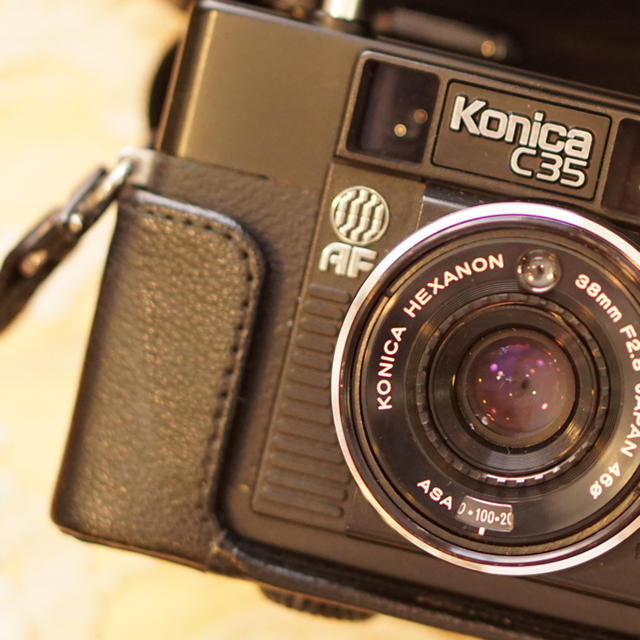 KONICA MINOLTA(コニカミノルタ)のkonica c35 フィルムカメラ スマホ/家電/カメラのカメラ(フィルムカメラ)の商品写真